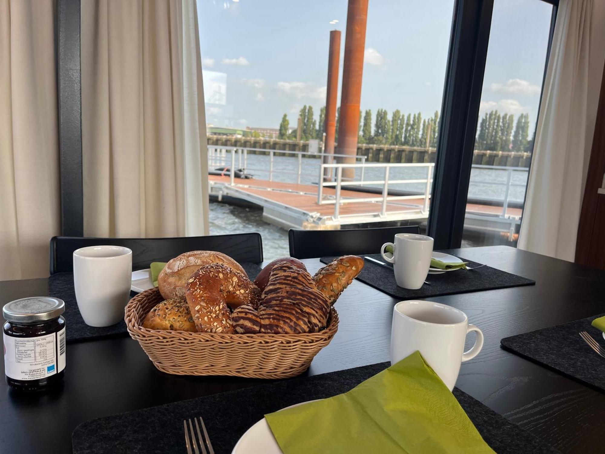 Hausboote Am Lankenauer Hoeft Botel Bremen